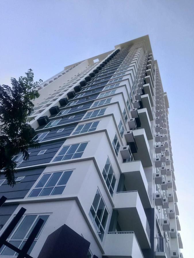 Ábreeza Studio Suite Davao City Exterior foto